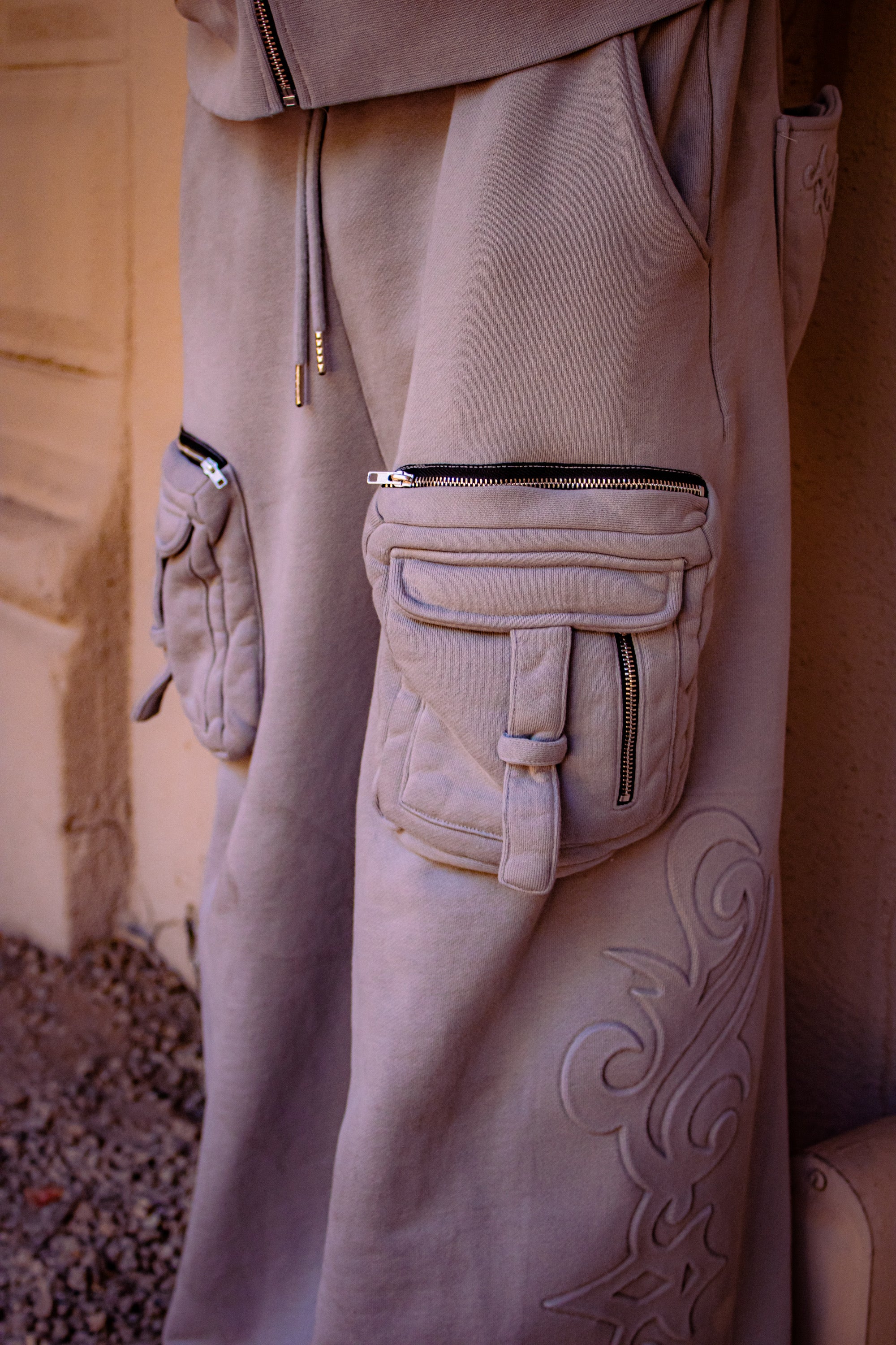 ETERNAL SWEATPANTS (GREY)